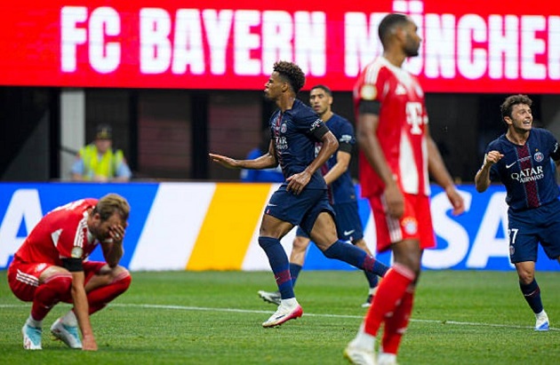 PSG hạ gục Bayern Munich trong trận cầu kịch tính, đầy tranh cãi